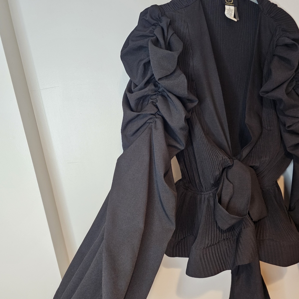 M/2 Black long sleeve ruched statement blouse - Picture 5 of 6